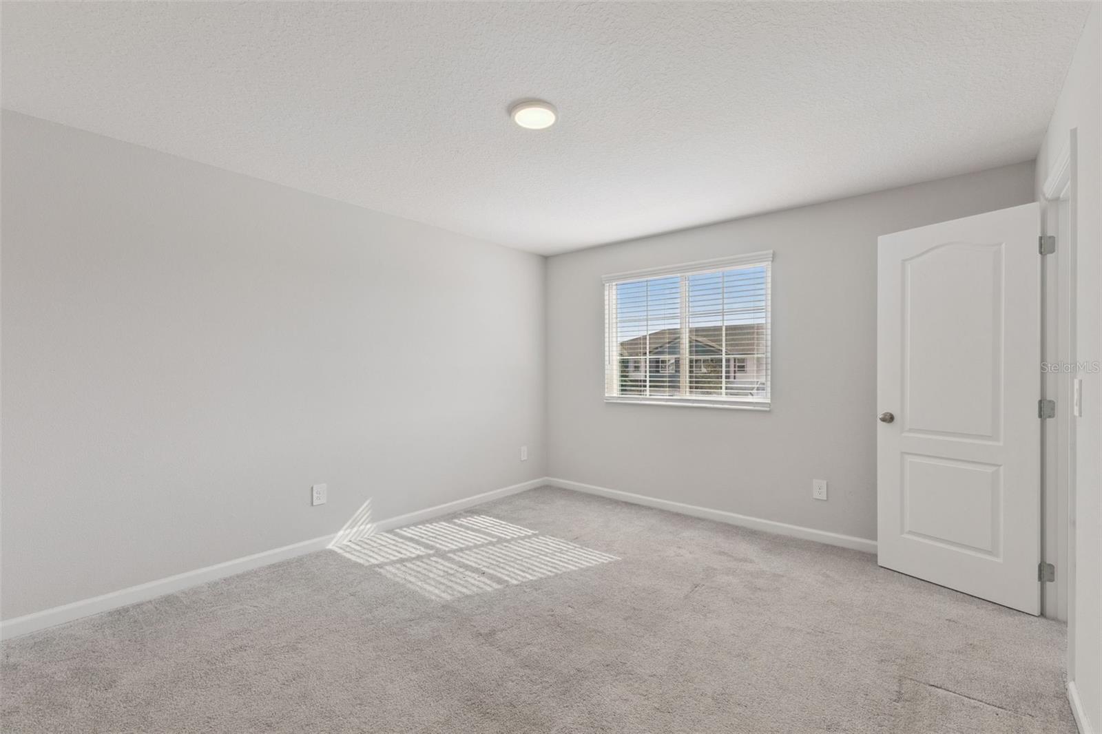 TOWNS AT LAKE MONROE COMMONS - Residential Lease