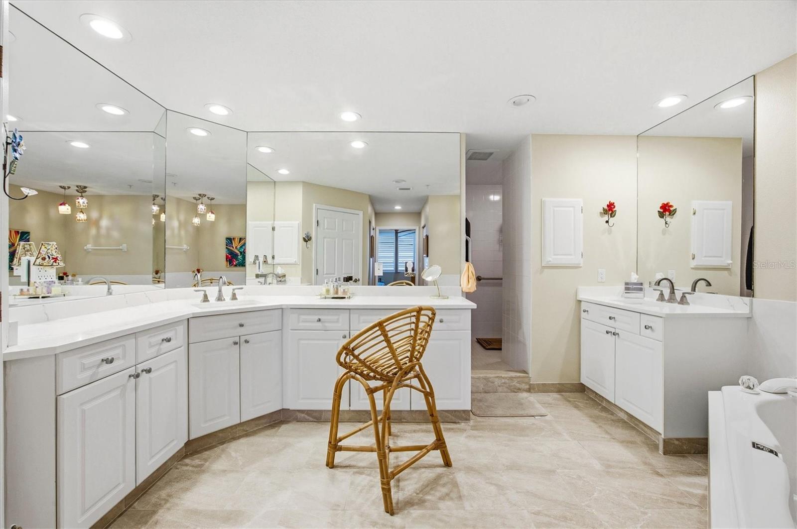 BAYPOINTE VISTA 1 - Residential