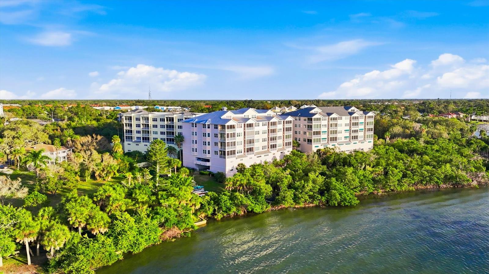 BAYPOINTE VISTA 1 - Residential