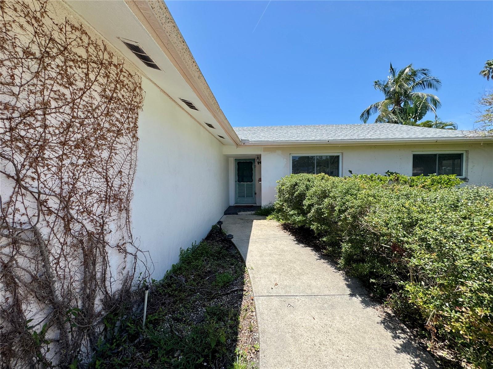 5116 VENETIAN BOULEVARD NE