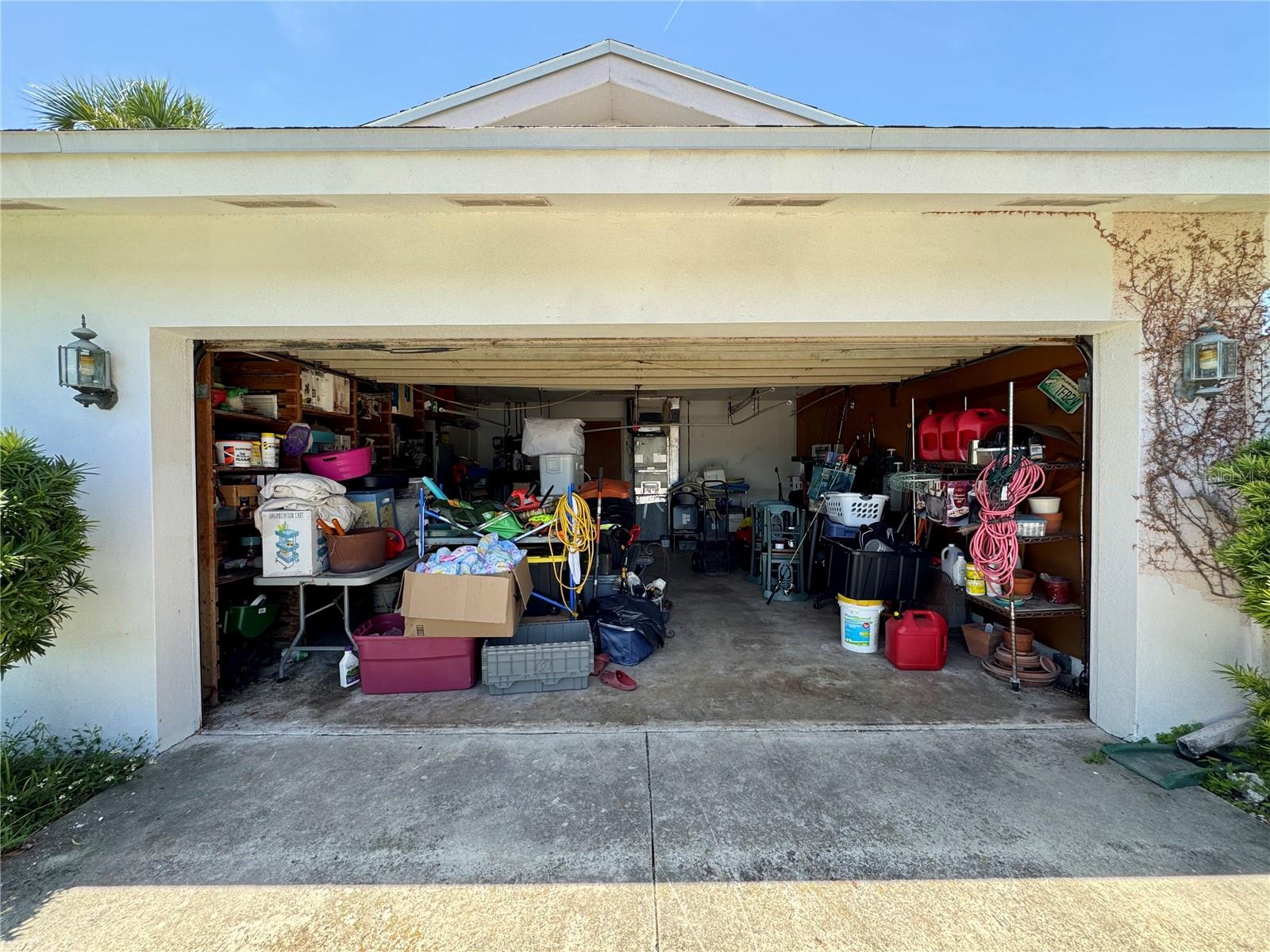 5116 VENETIAN BOULEVARD NE
