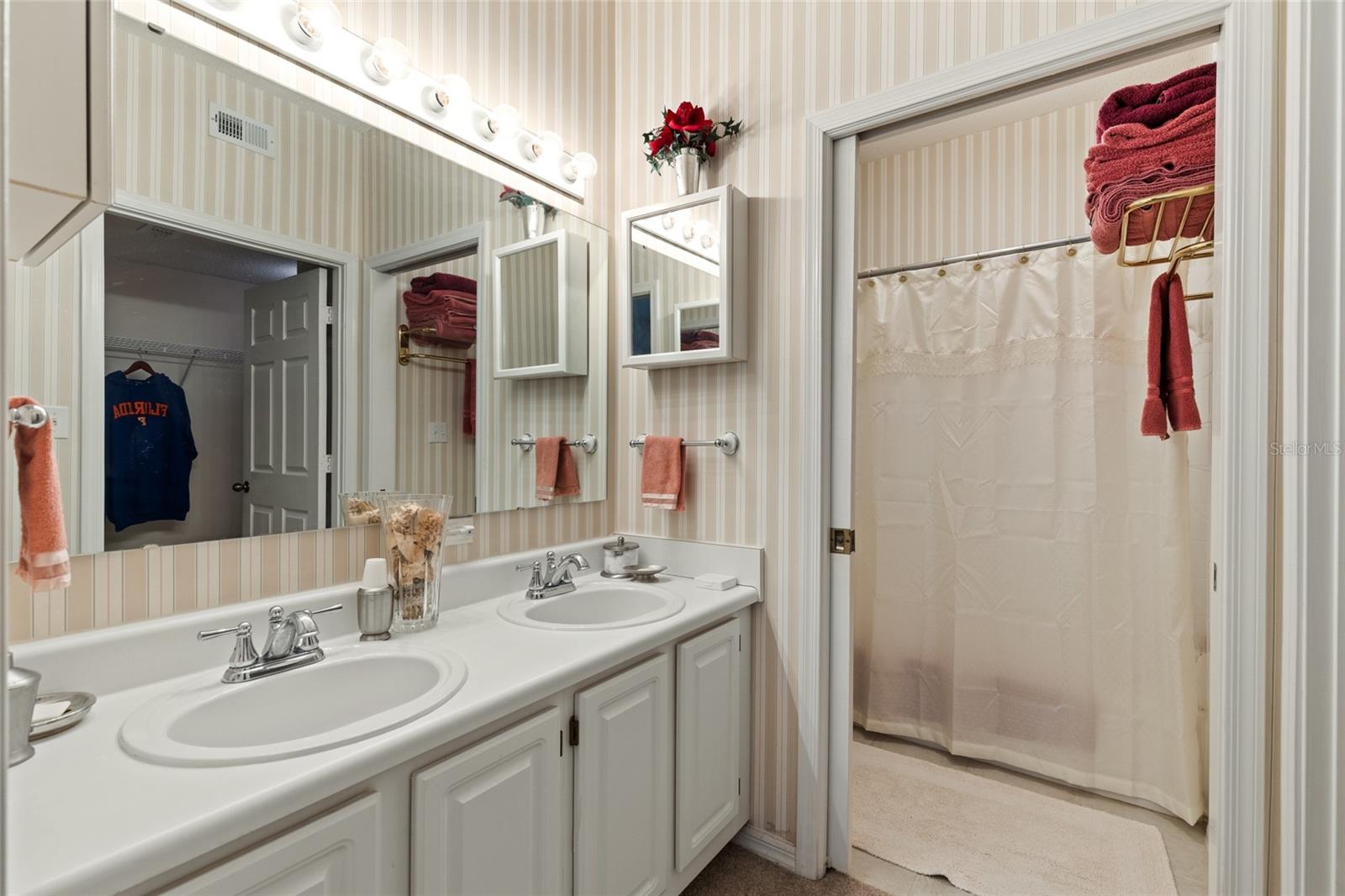 THE LINKS - Residential