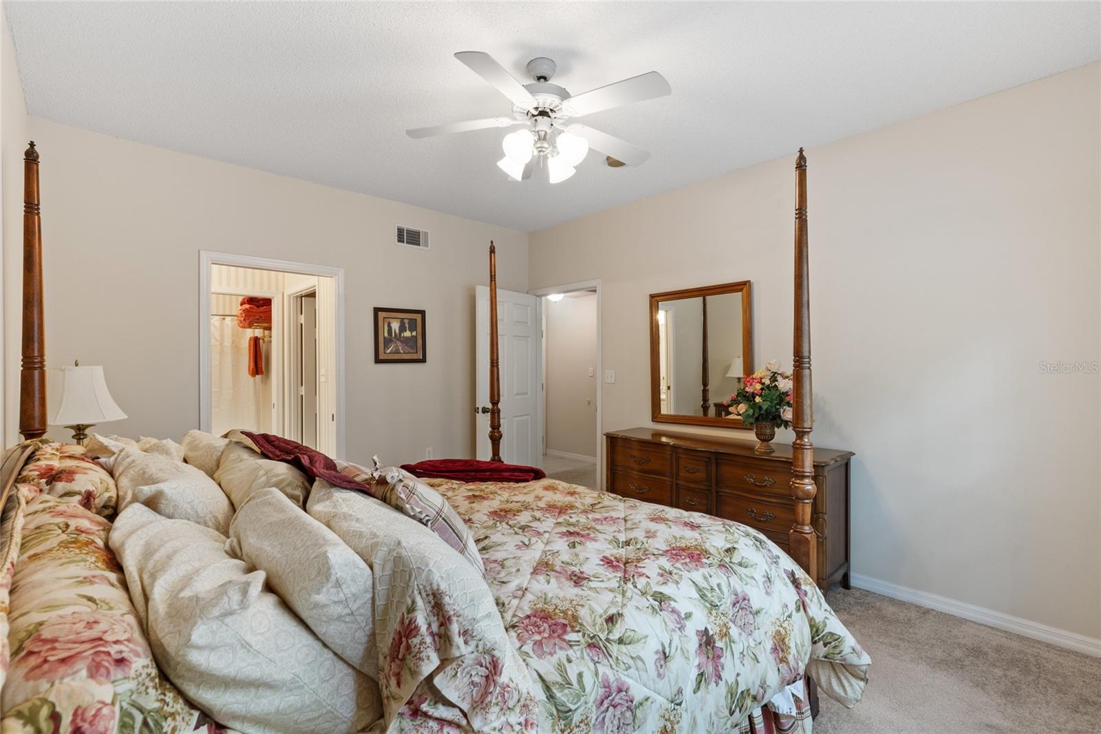 THE LINKS - Residential