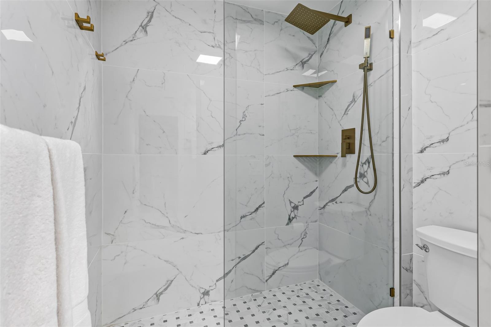 BELLEAIR FOREST - Residential