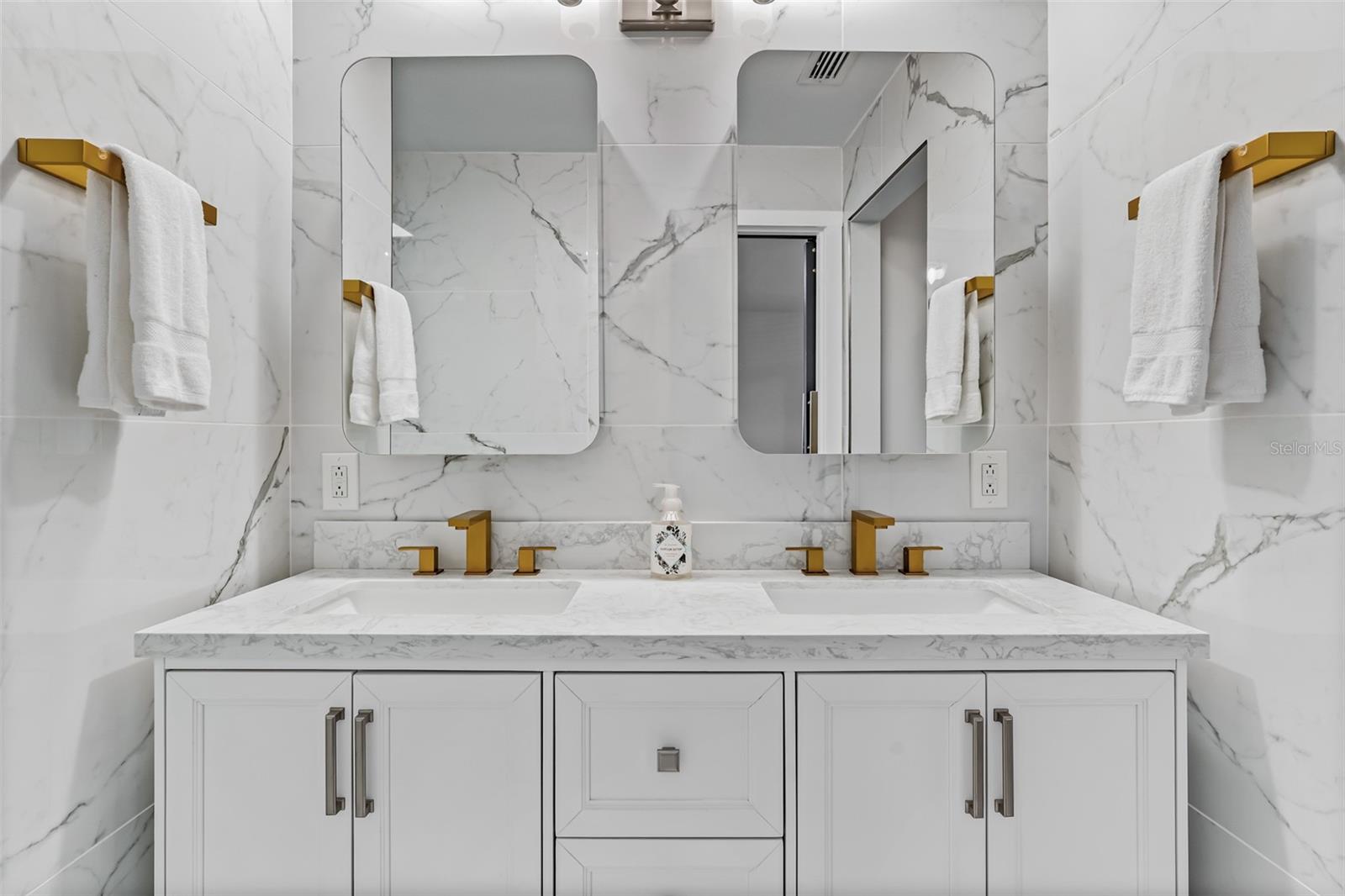 BELLEAIR FOREST - Residential