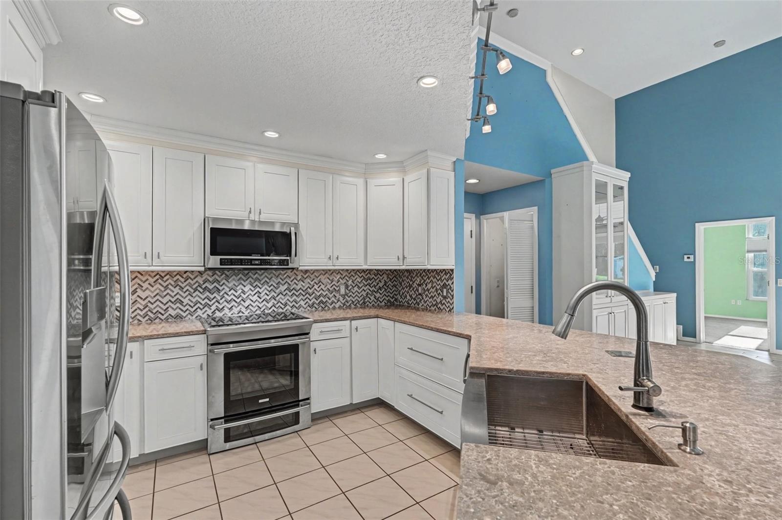 FAIRWAYS AT GREAT OUTDOORS - Residential