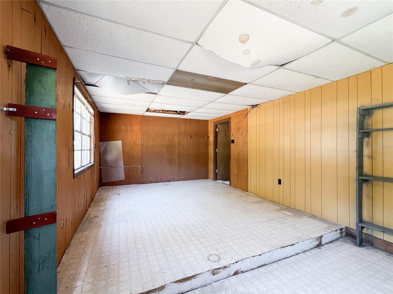 FALL-PORT ACRES - Residential