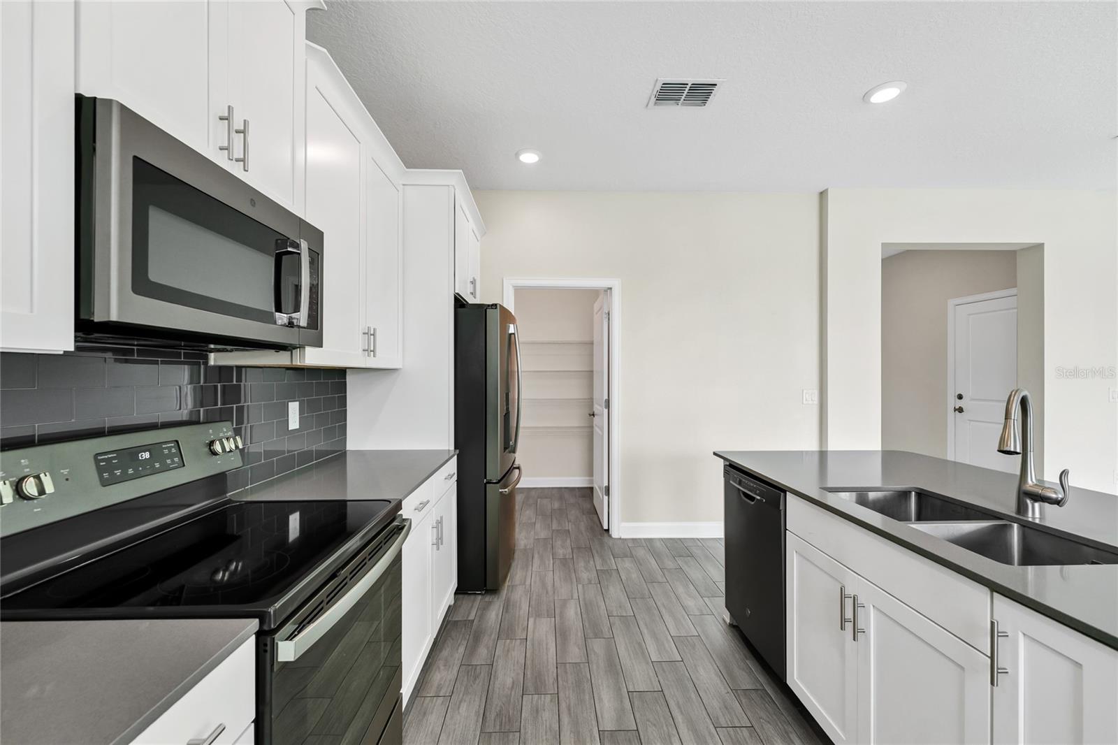 STOREY PK-PCL L PH 4 - Residential
