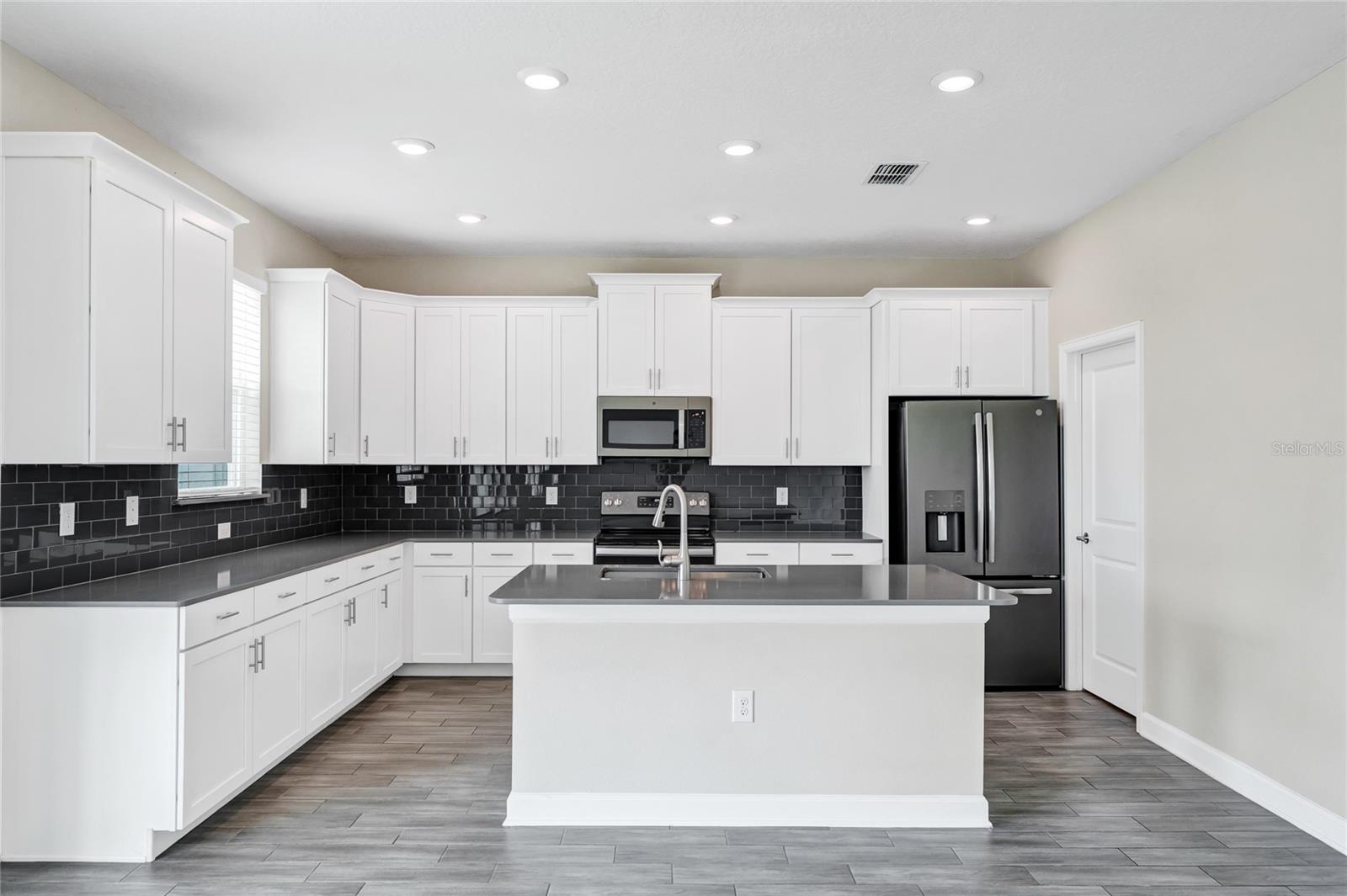 STOREY PK-PCL L PH 4 - Residential