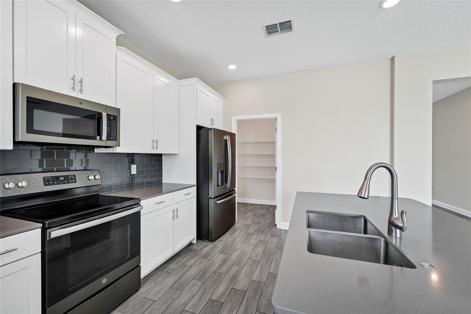 STOREY PK-PCL L PH 4 - Residential