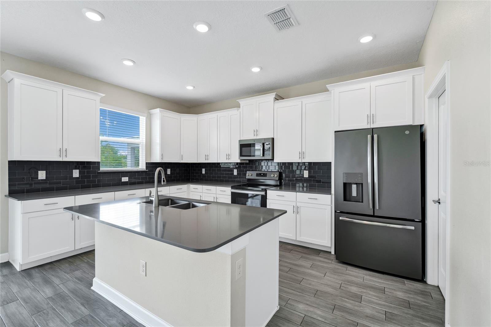 STOREY PK-PCL L PH 4 - Residential