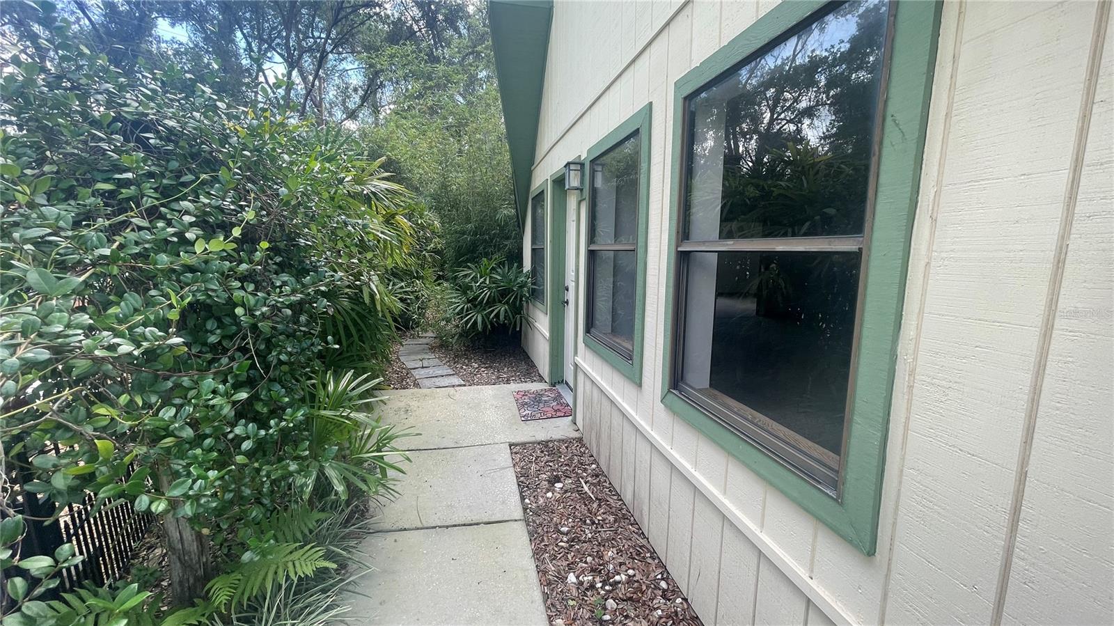 21004 NEGRIL COURT