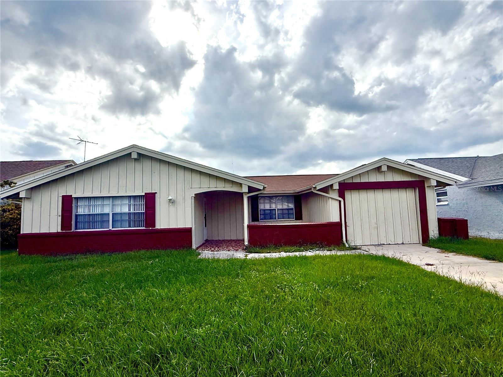 This Home is clean and ready to move in! Featuring 3 bedrooms and 2 bathrooms. Spacious garage and large fenced yard. The dining room is off of the open concept kitchen, which also features an eat in area in the kitchen.
Close to shopping, restaurants and everything you needs.
Easy to show and available immediately