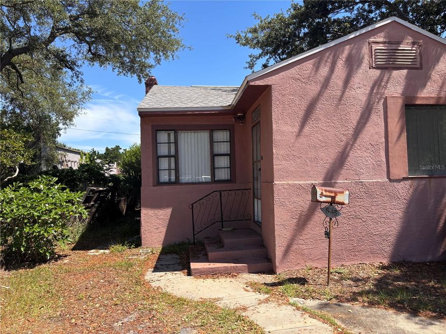 Fixer upper investors dream, with strong upside potential, near Tampabay WATERPOINT COMMUNITY LOCATED IN A TRANSITIONAL AREA IDEAL FOR A FLIP, RENTAL, OR LONGTERM HOLD.  PROPERTY REFLECTS DEFERRED MAINTENANCE AND READY FOR THE NEXT CHAPTER.
