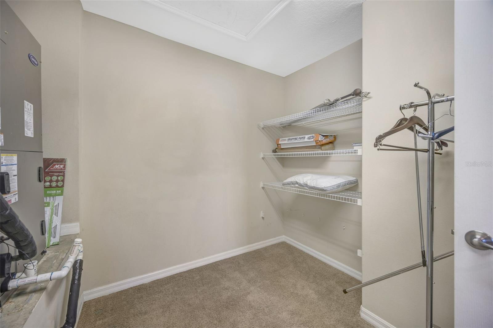 TOWNHOMES AT PELICAN POINTE - Residential