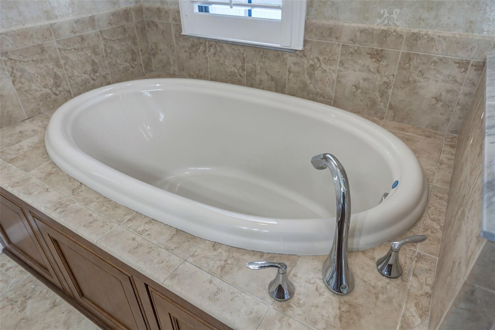 TOWNHOMES AT PELICAN POINTE - Residential