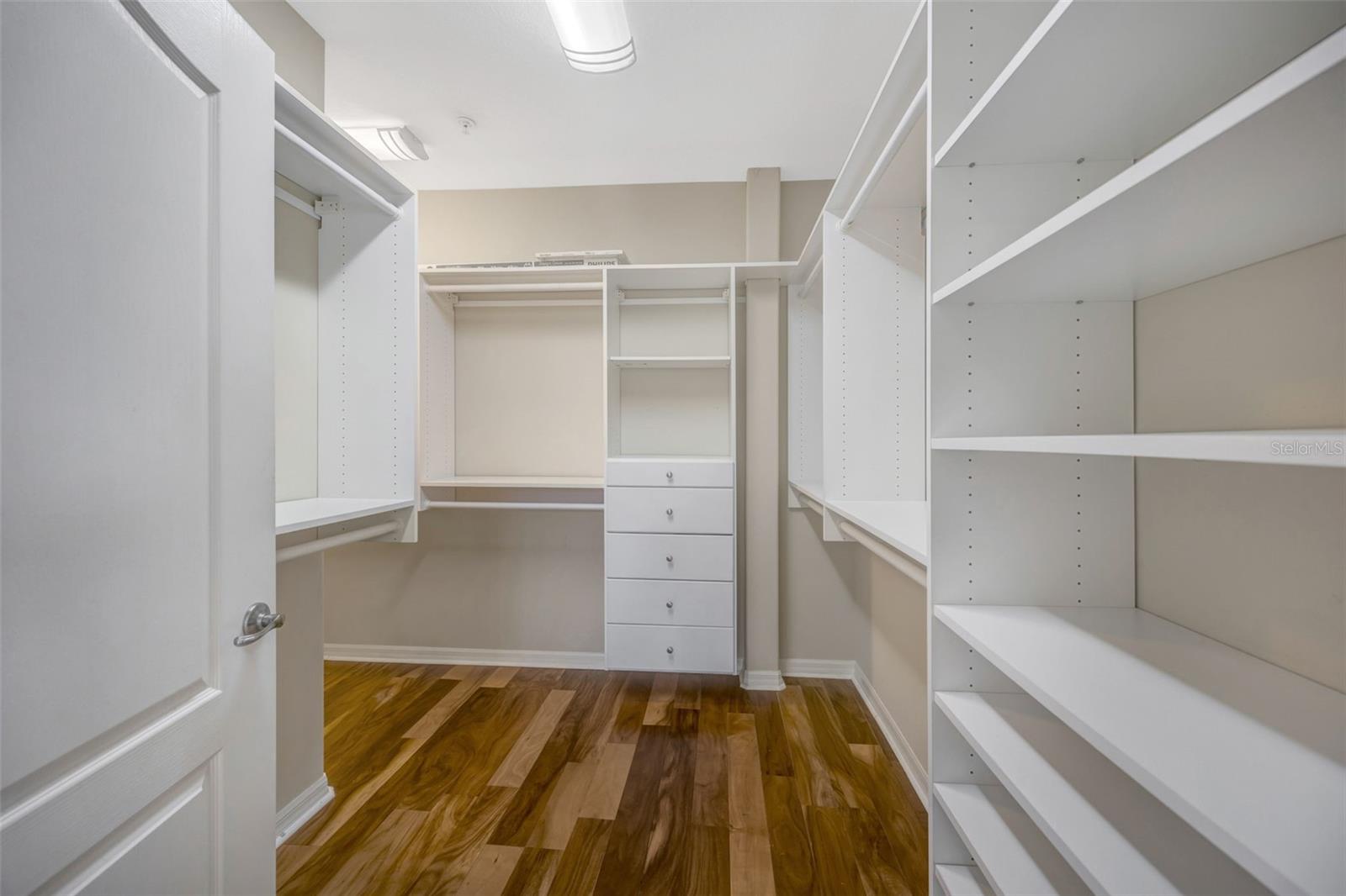 TOWNHOMES AT PELICAN POINTE - Residential