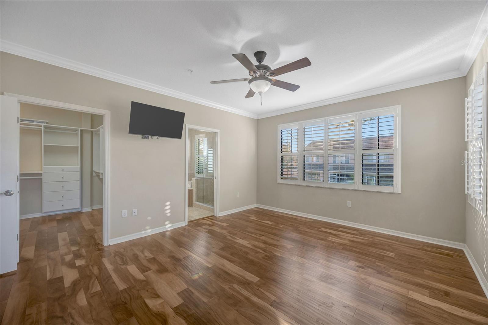 TOWNHOMES AT PELICAN POINTE - Residential