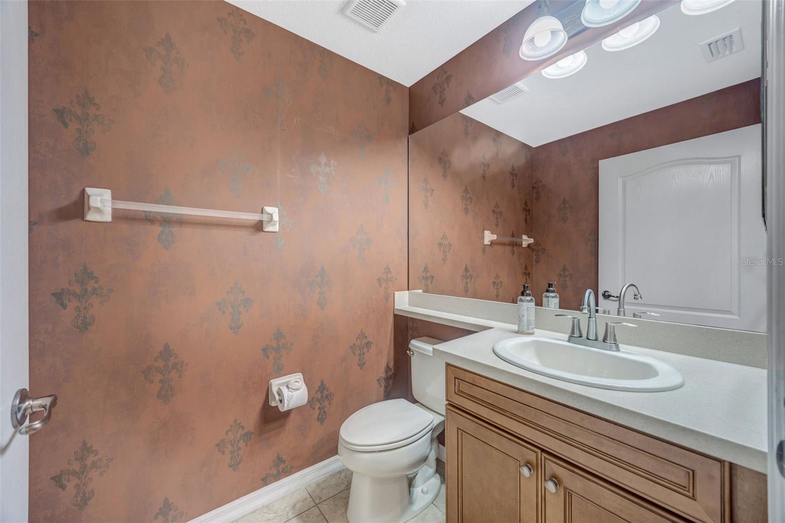 TOWNHOMES AT PELICAN POINTE - Residential