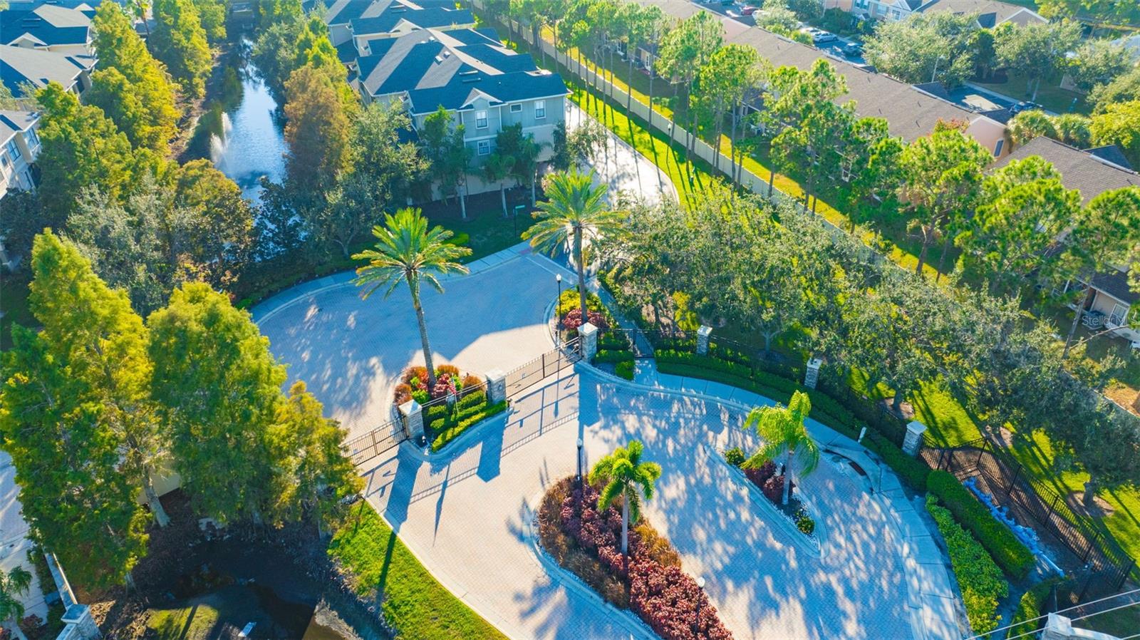 TOWNHOMES AT PELICAN POINTE - Residential