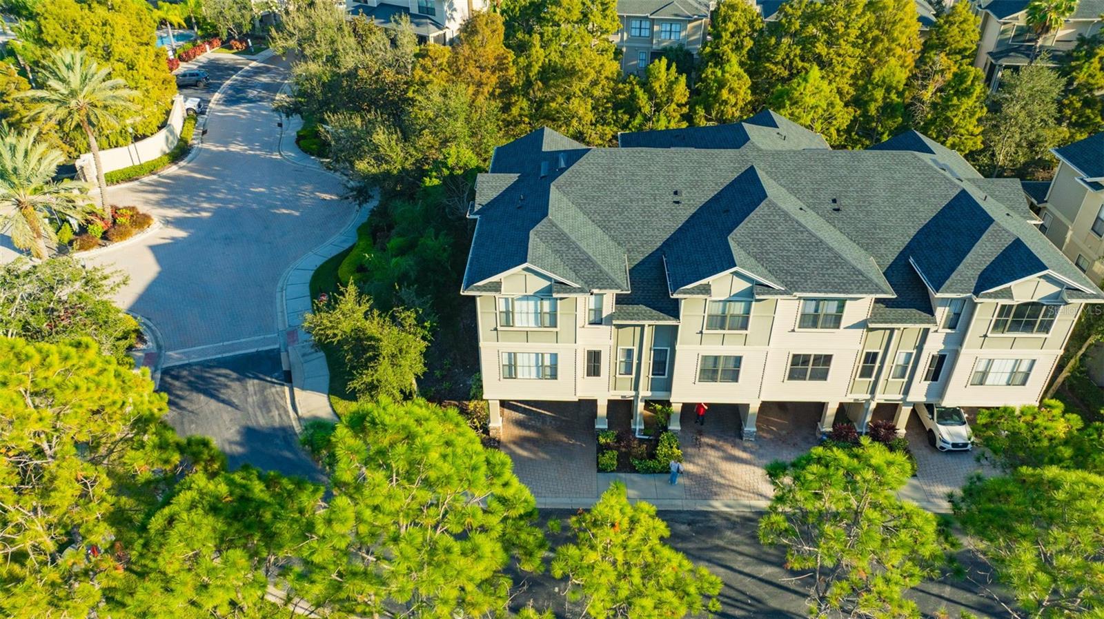 TOWNHOMES AT PELICAN POINTE - Residential