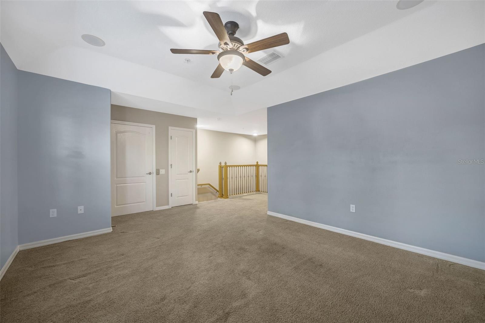 TOWNHOMES AT PELICAN POINTE - Residential