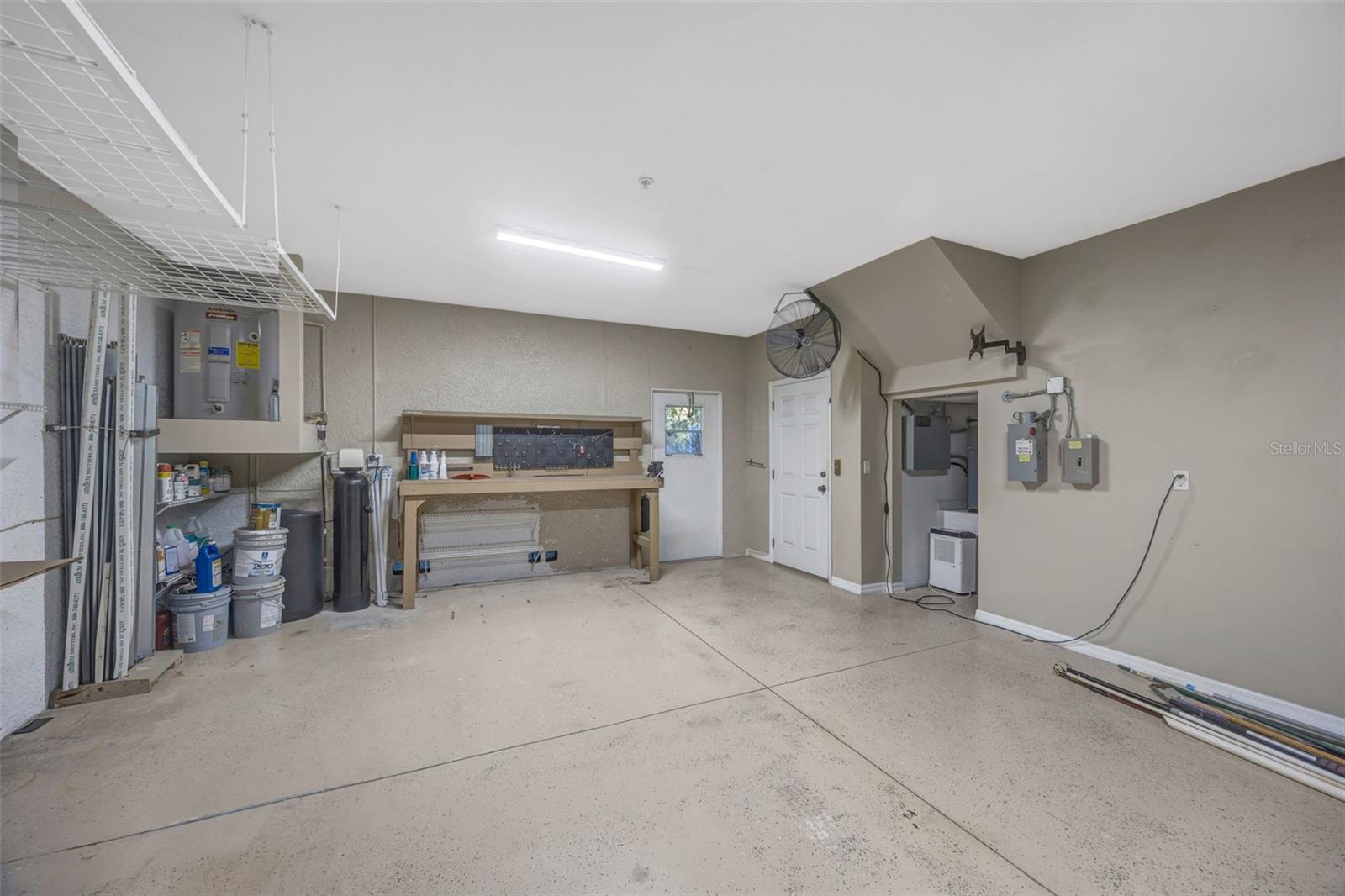 TOWNHOMES AT PELICAN POINTE - Residential