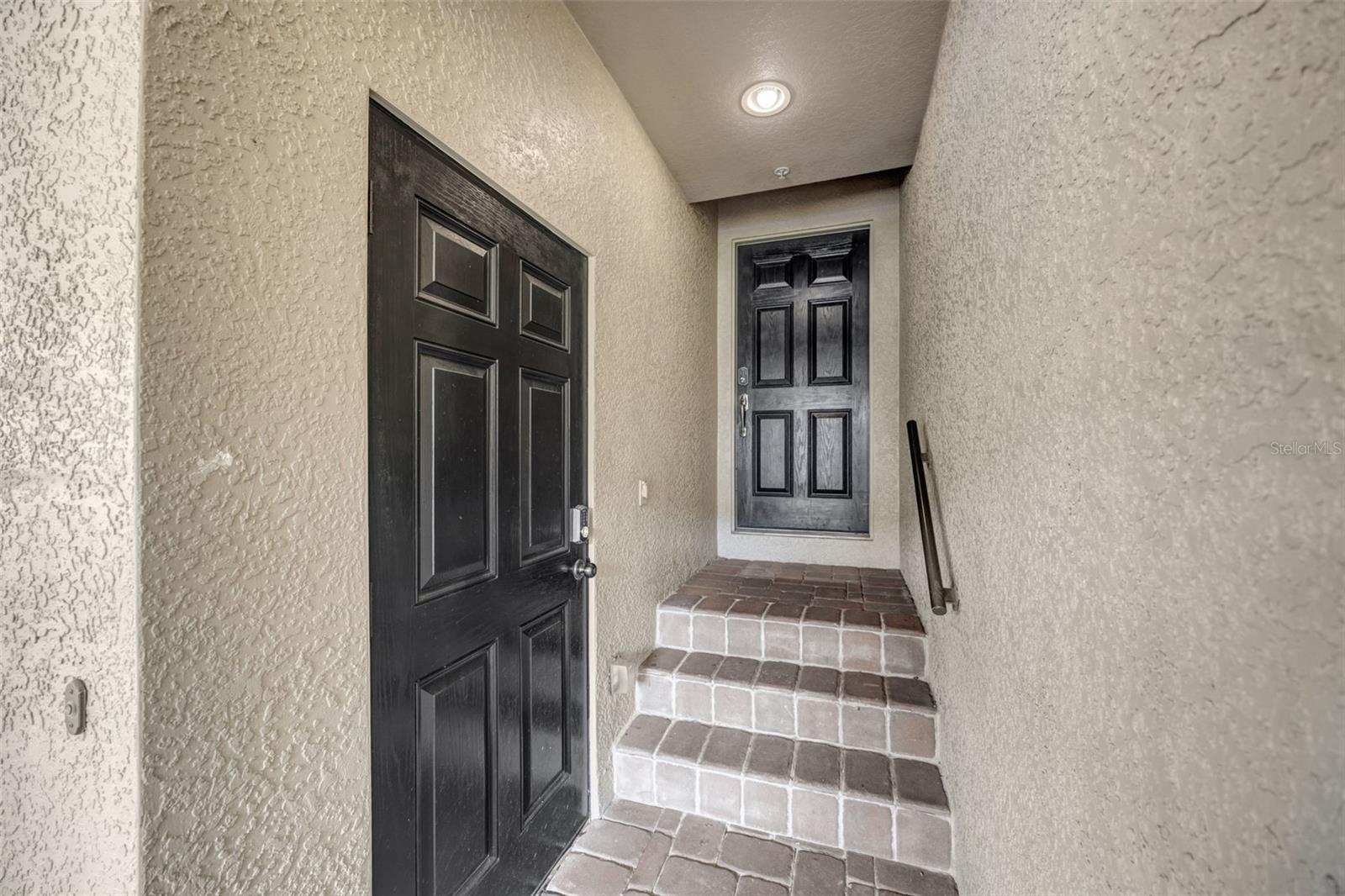 TOWNHOMES AT PELICAN POINTE - Residential