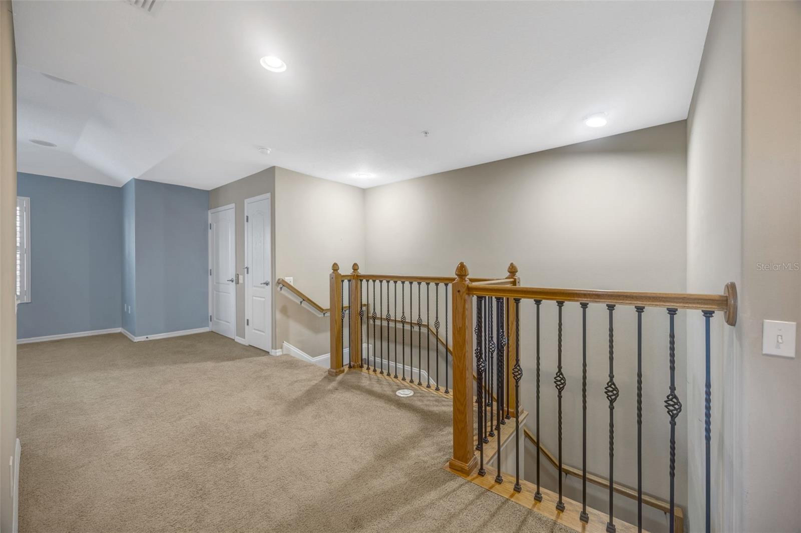 TOWNHOMES AT PELICAN POINTE - Residential