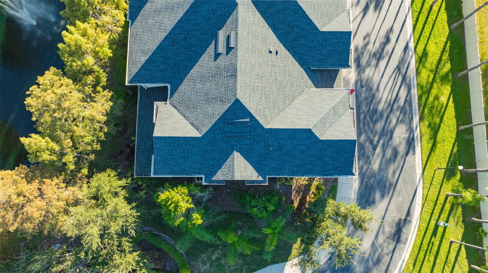 TOWNHOMES AT PELICAN POINTE - Residential