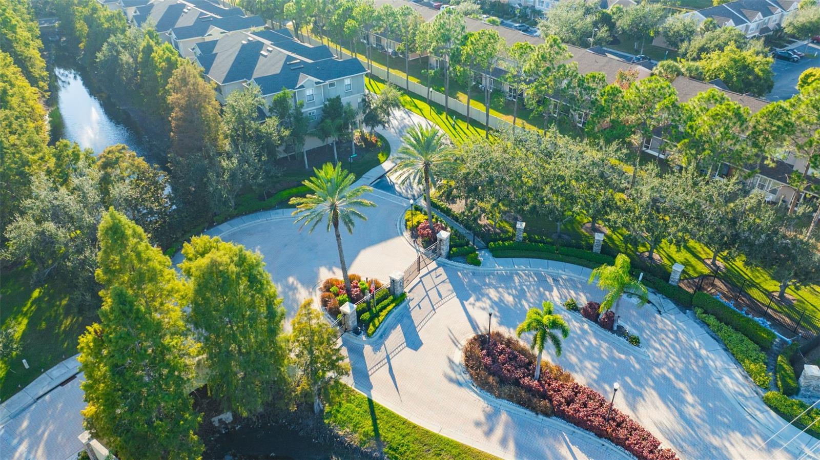 TOWNHOMES AT PELICAN POINTE - Residential