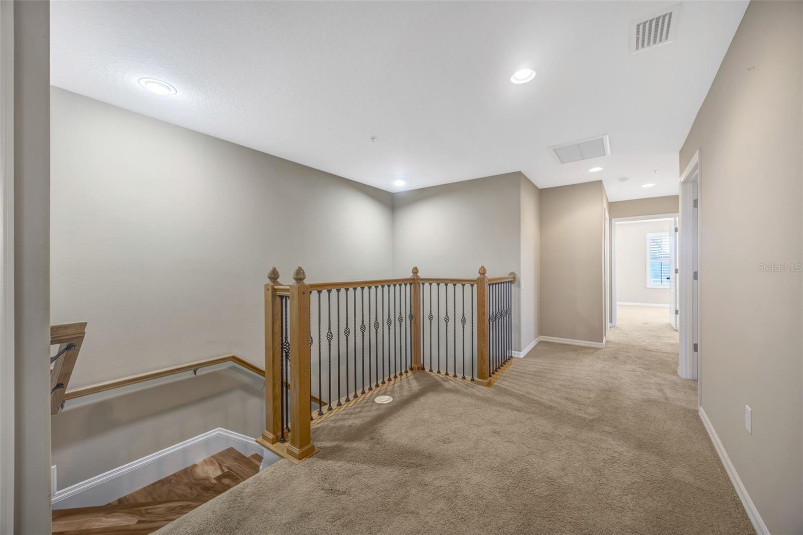 TOWNHOMES AT PELICAN POINTE - Residential