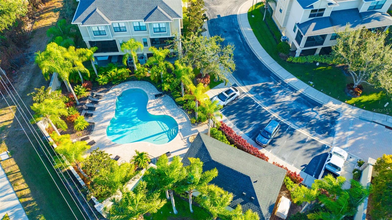 TOWNHOMES AT PELICAN POINTE - Residential