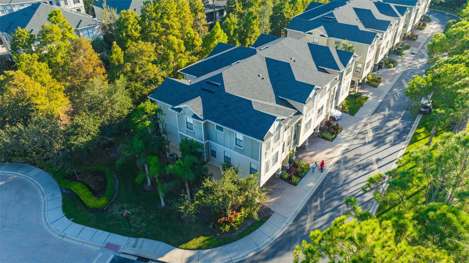 TOWNHOMES AT PELICAN POINTE - Residential