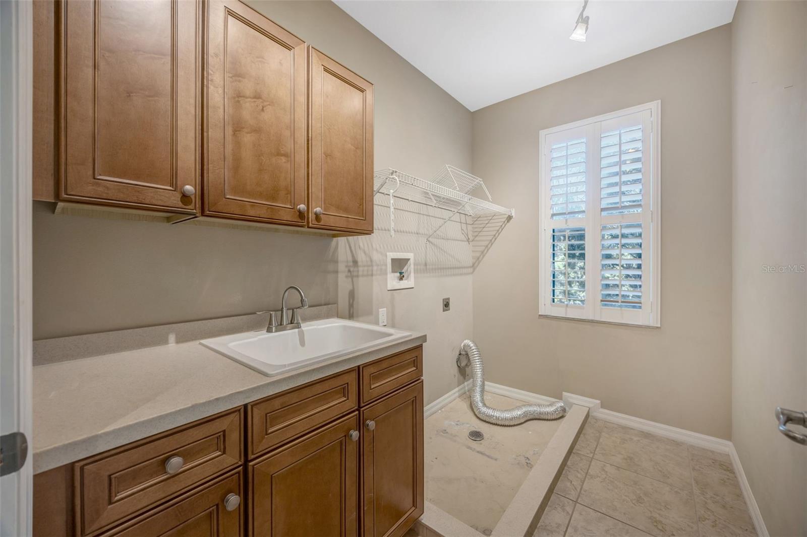 TOWNHOMES AT PELICAN POINTE - Residential