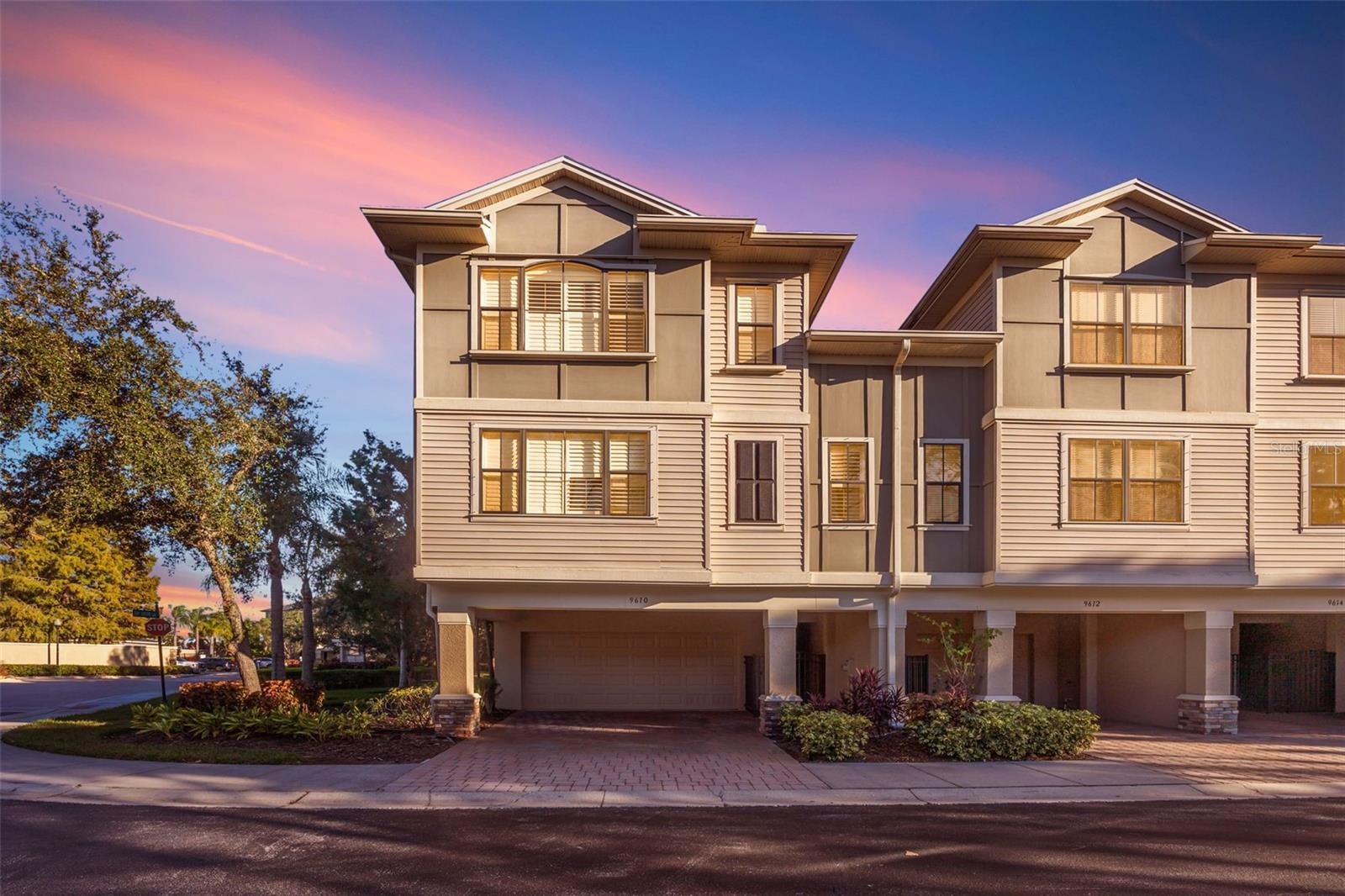 TOWNHOMES AT PELICAN POINTE - Residential