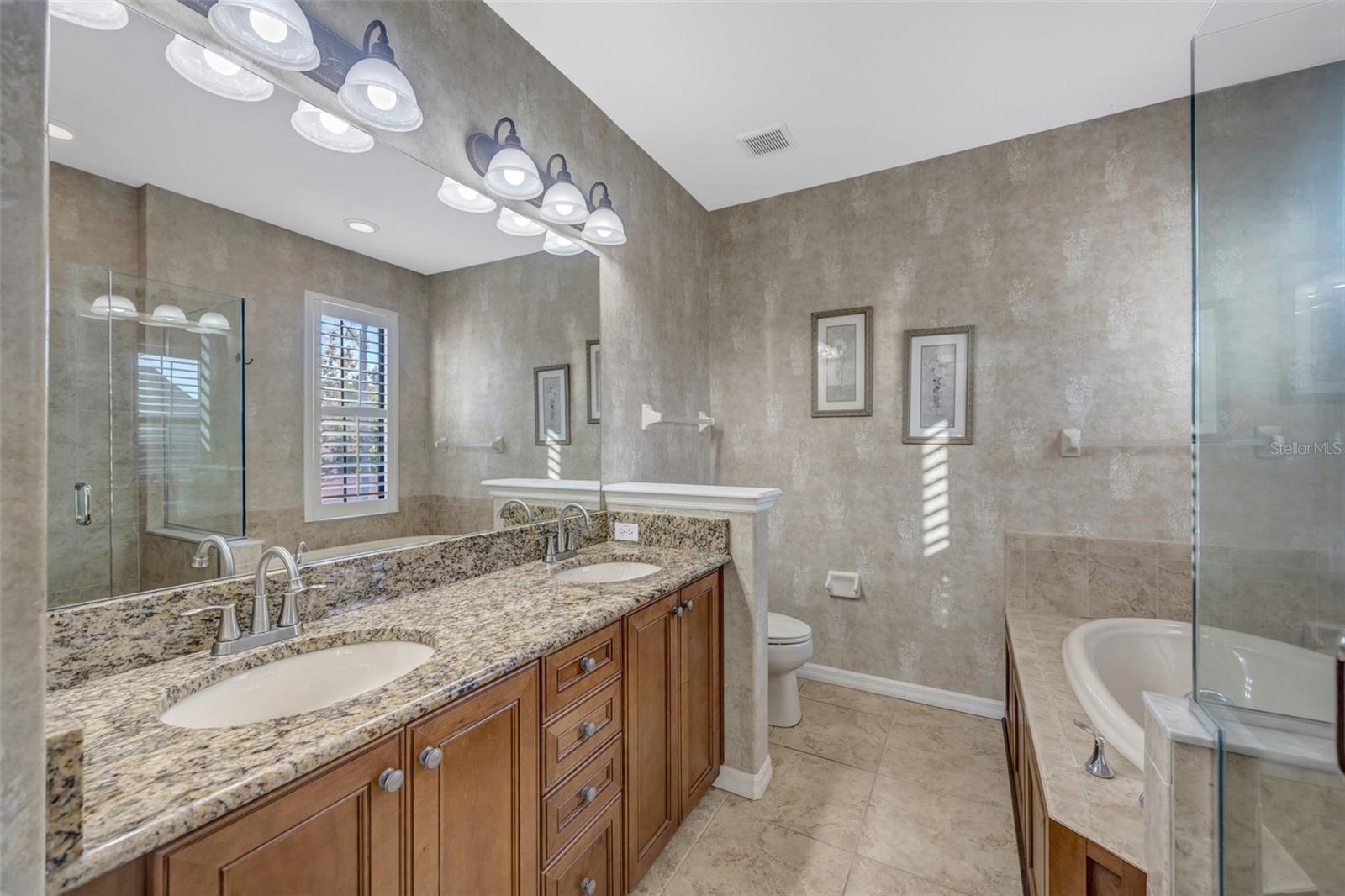 TOWNHOMES AT PELICAN POINTE - Residential