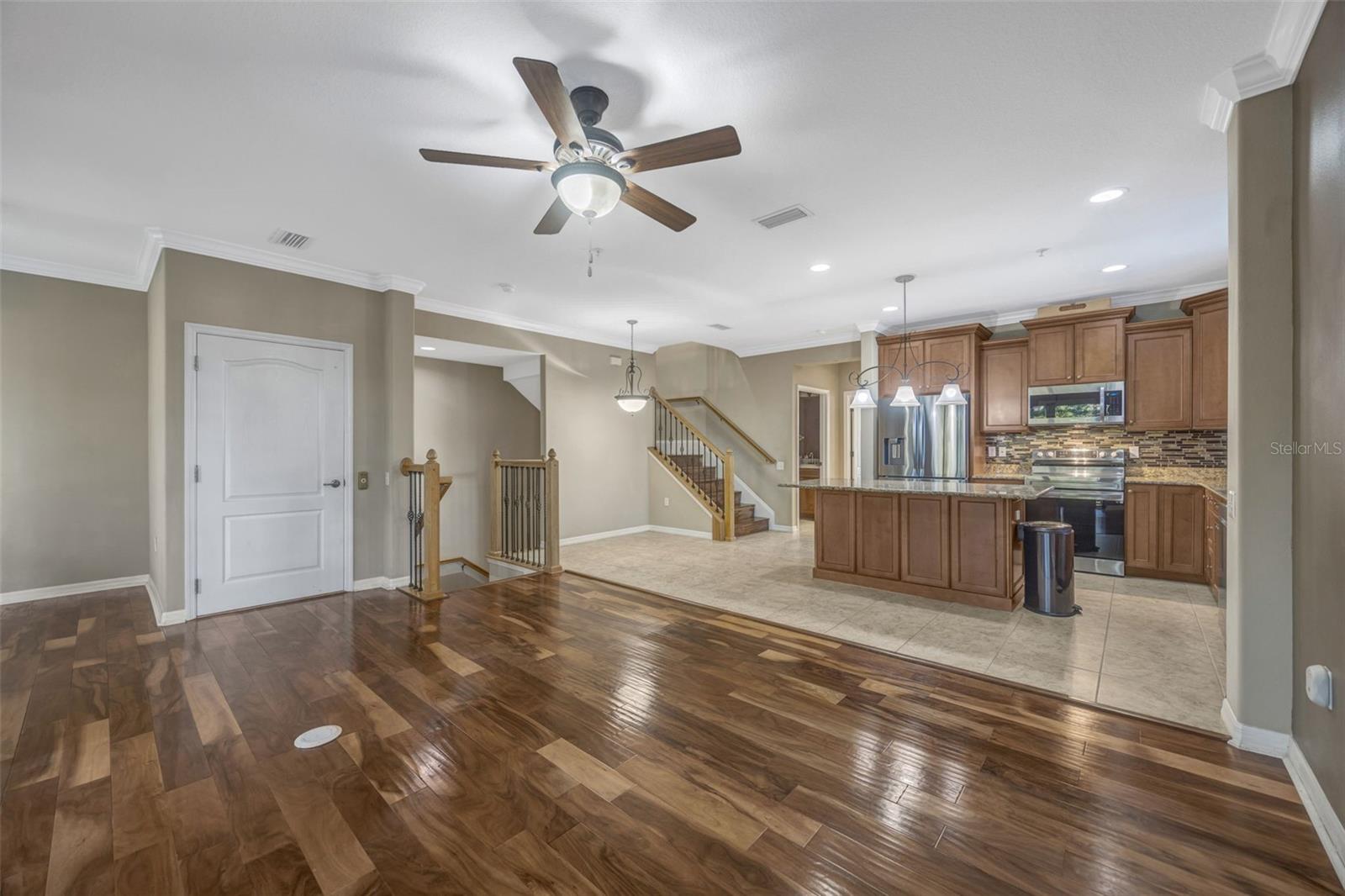 TOWNHOMES AT PELICAN POINTE - Residential