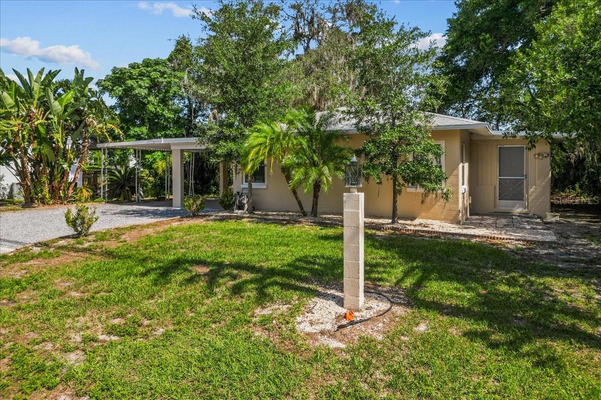 11 PLUMOSA AVENUE