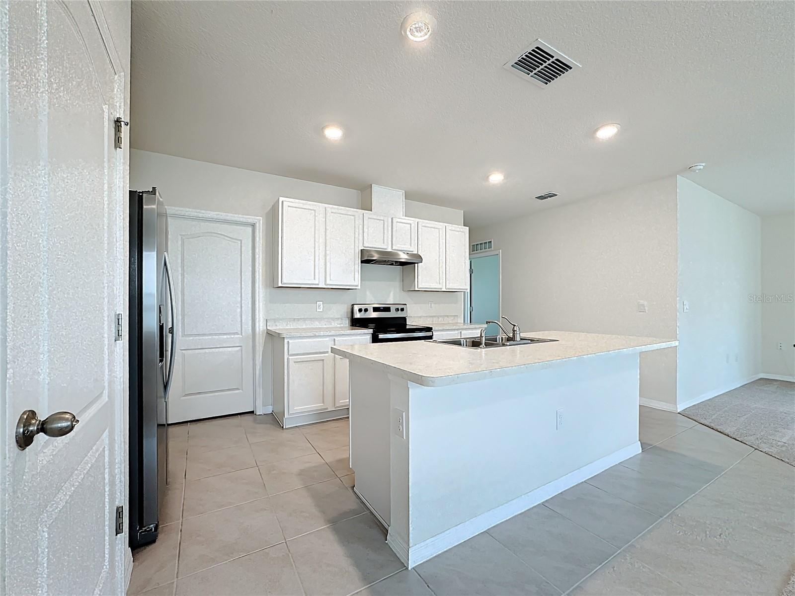 2692 REDDISH EGRET BEND