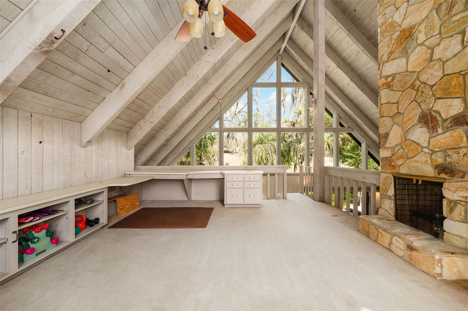 COUNTRY CLUB MANOR - Residential