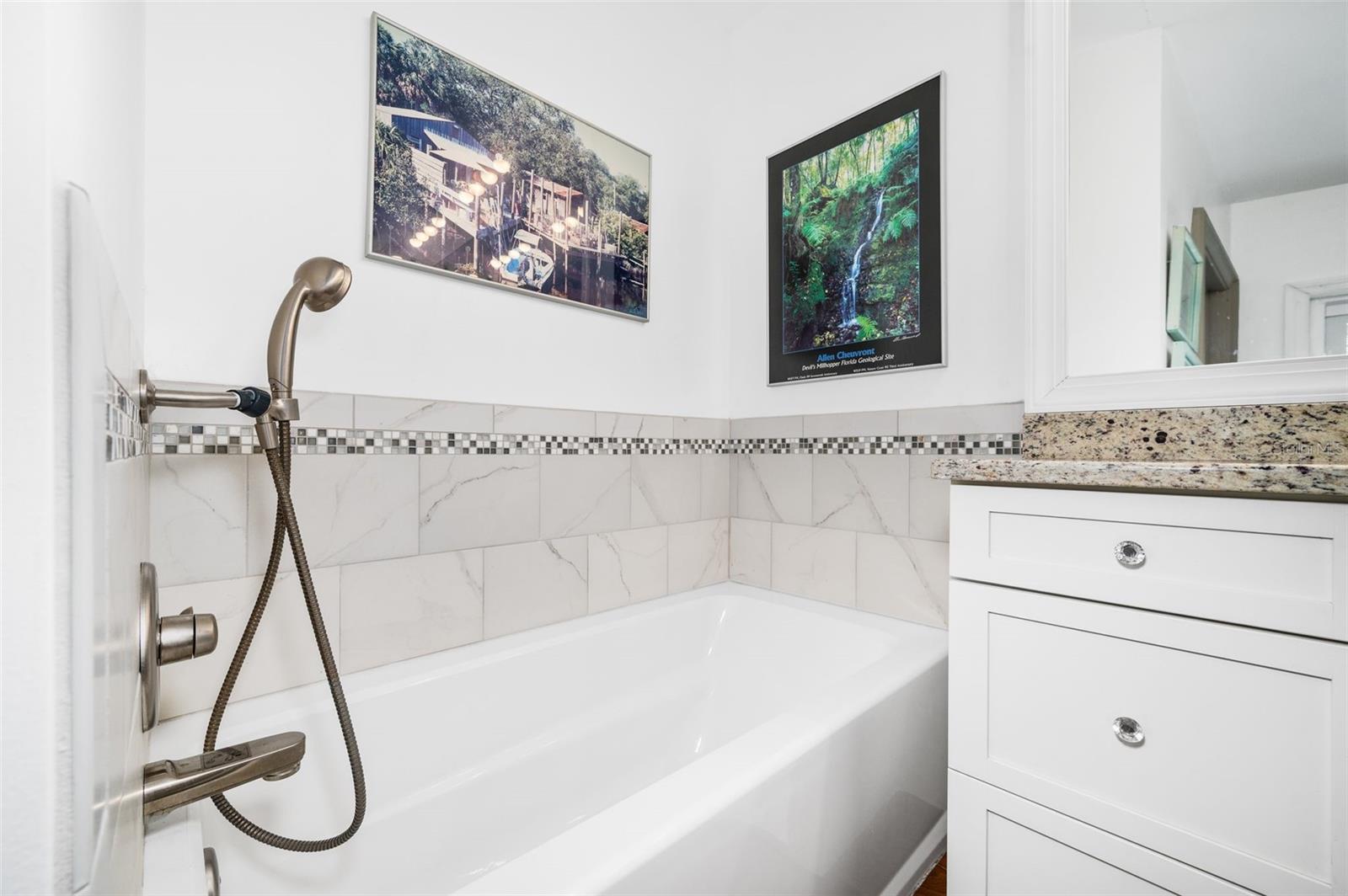 COUNTRY CLUB MANOR - Residential