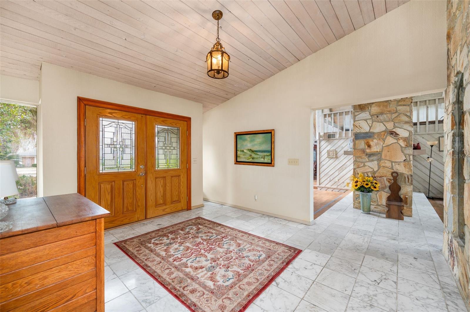 COUNTRY CLUB MANOR - Residential