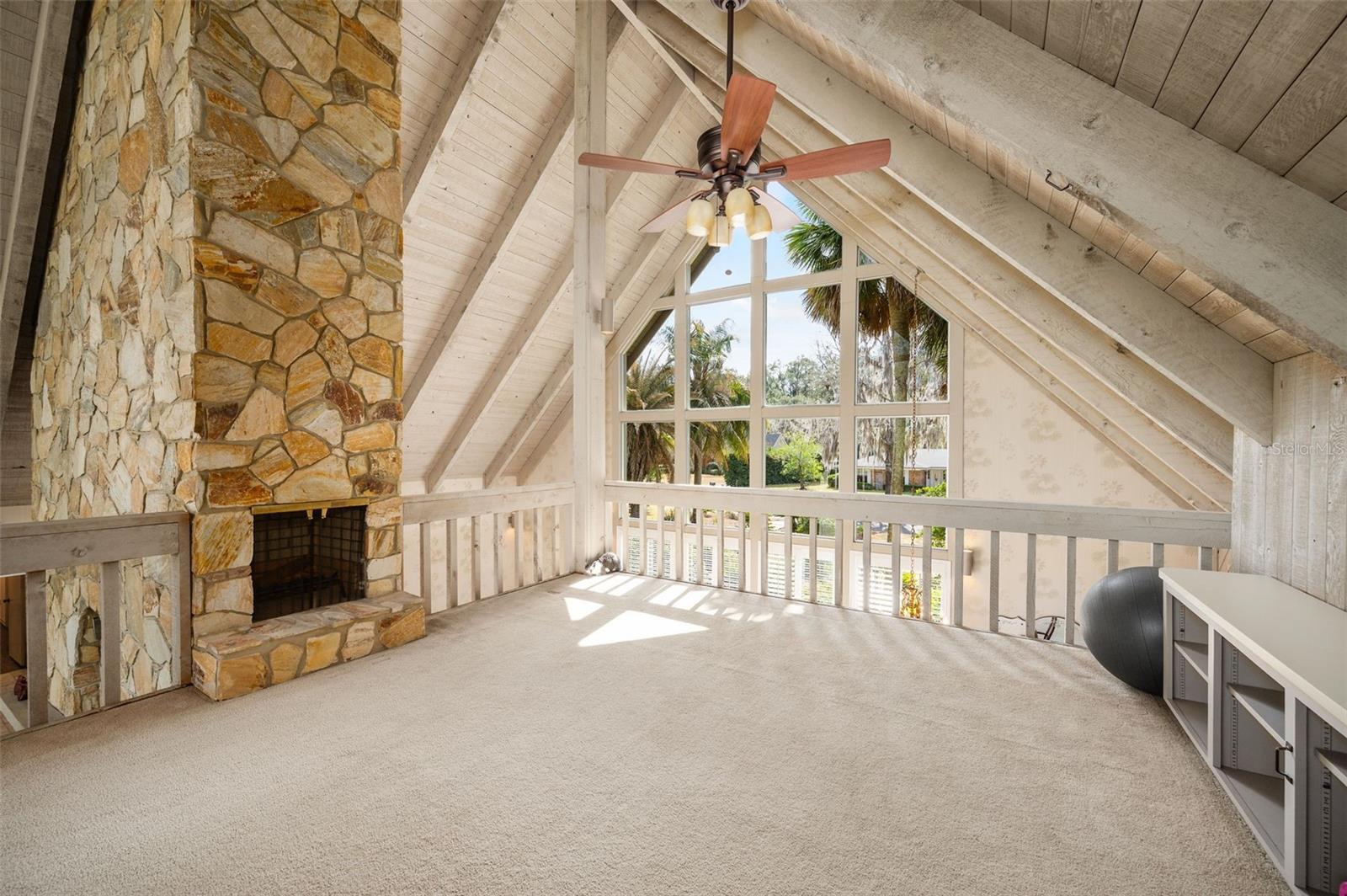 COUNTRY CLUB MANOR - Residential