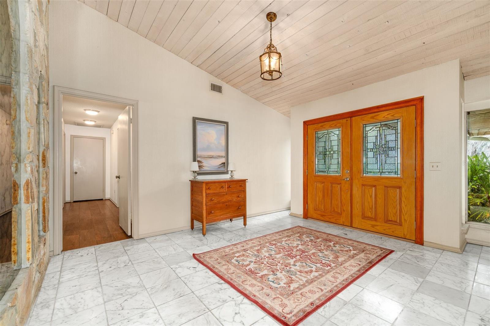 COUNTRY CLUB MANOR - Residential