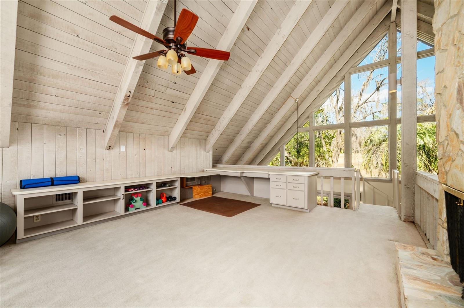 COUNTRY CLUB MANOR - Residential