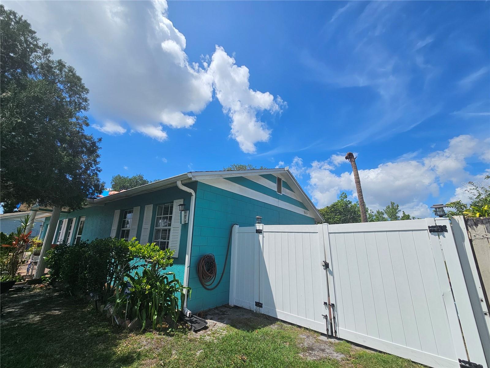 Beautiful and comfortable studio near the airport, shopping centers, Disney parks, and Universal Studios.