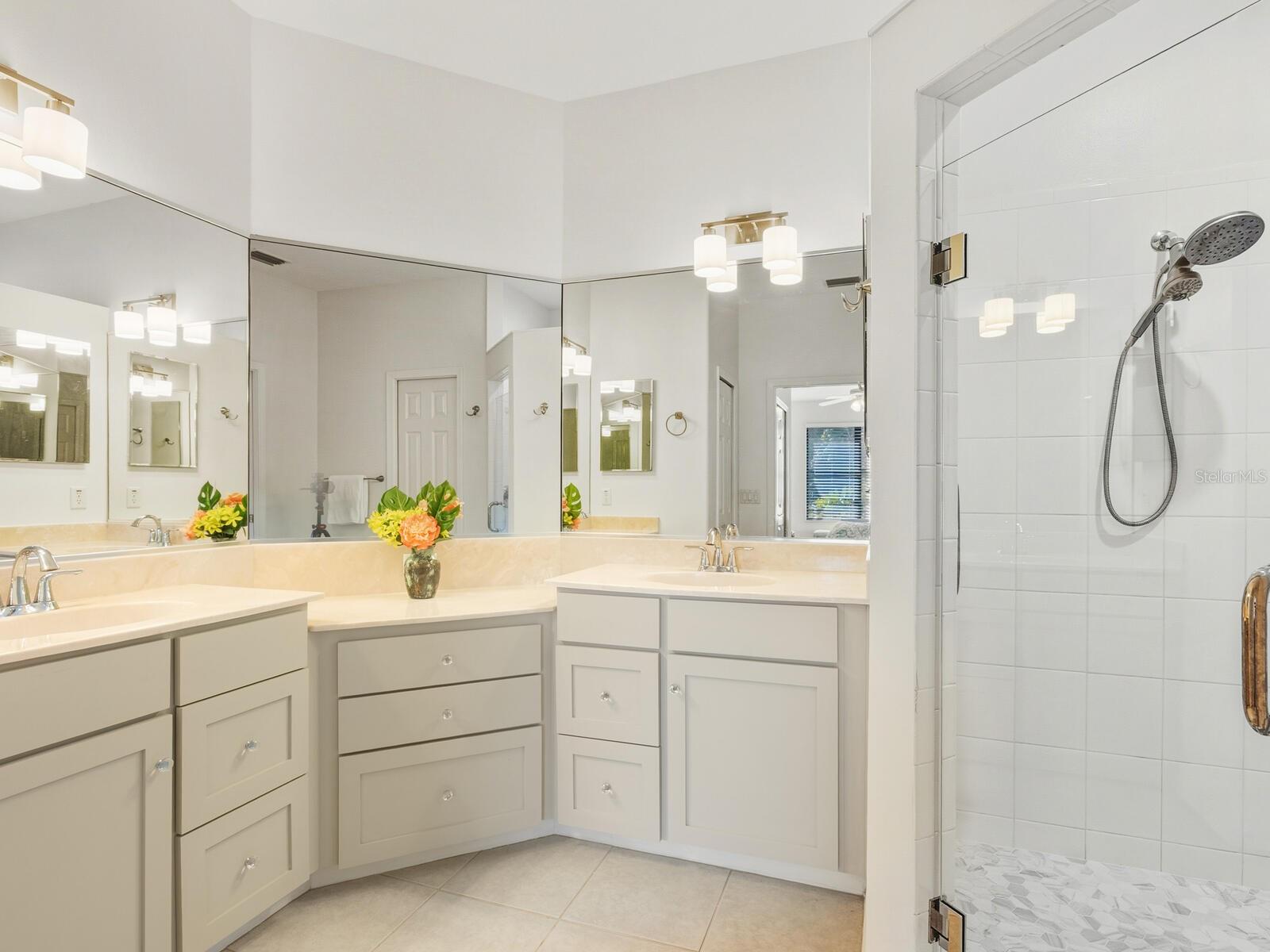 VENETIAN FALLS PH 1 - Residential