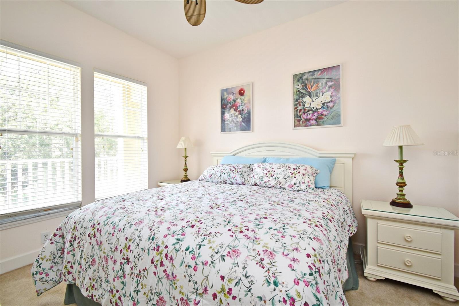 ARTISAN CLUB CONDO PH 1 - Residential