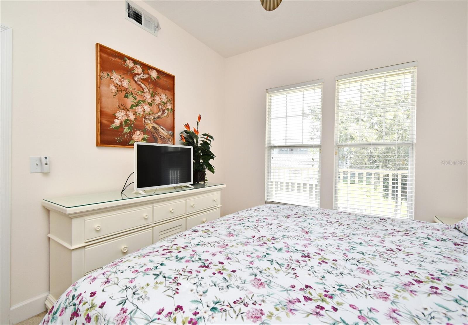 ARTISAN CLUB CONDO PH 1 - Residential